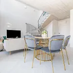 Cohost I Cozy 3bd With Terrace Near The Sea Apartment