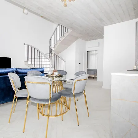 Apartment Cohost I Cozy 3bd With Terrace Near The Sea