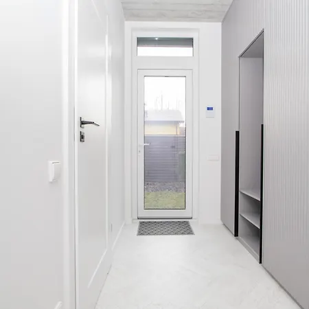 Cohost I Cozy 3bd With Terrace Near The Sea Apartment *