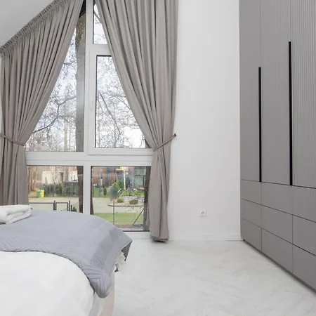 Apartment Cohost I Cozy 3bd With Terrace Near The Sea *