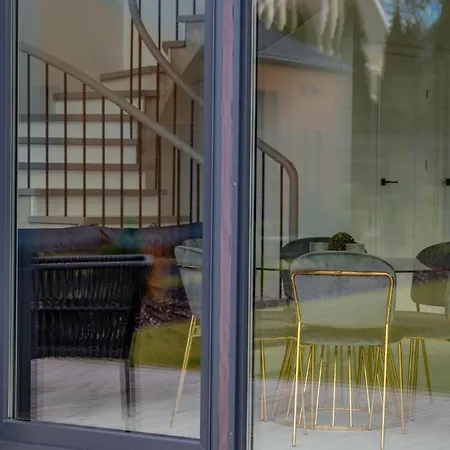 Cohost I Cozy 3bd With Terrace Near The Sea Apartment *