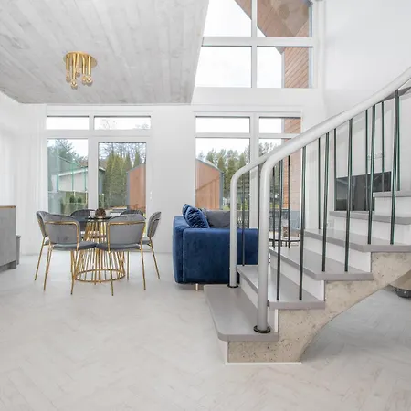 Apartment Cohost I Cozy 3bd With Terrace Near The Sea