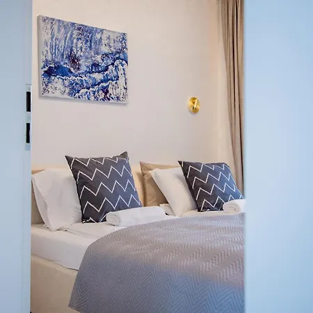 Cohost I Cozy 3bd With Terrace Near The Sea Apartment Palanga