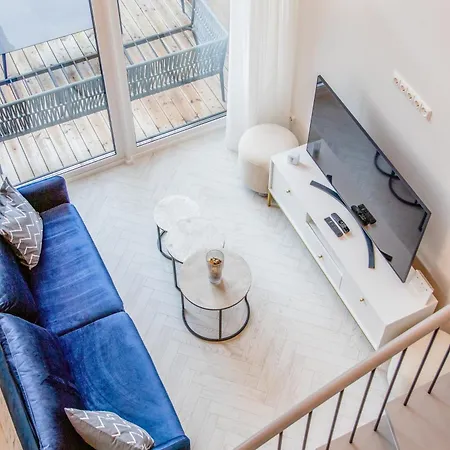 Cohost I Cozy 3bd With Terrace Near The Sea