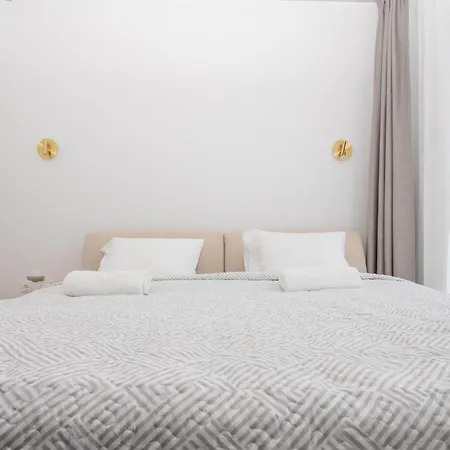 Cohost I Cozy 3bd With Terrace Near The Sea *