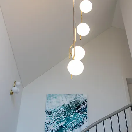 Cohost I Cozy 3bd With Terrace Near The Sea