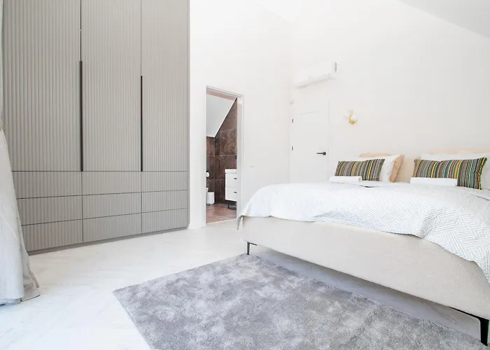 Cohost I Cozy 3bd With Terrace Near The Sea 公寓