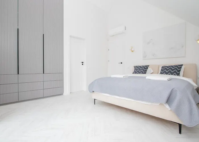 Cohost I Cozy 3bd With Terrace Near The Sea