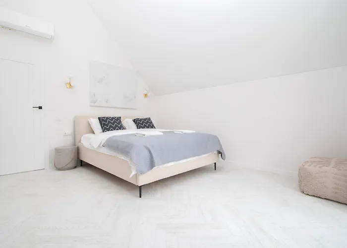 Cohost I Cozy 3bd With Terrace Near The Sea