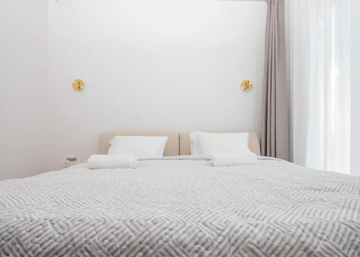 Cohost I Cozy 3bd With Terrace Near The Sea *