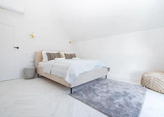 Cohost I Cozy 3bd With Terrace Near The Sea 公寓